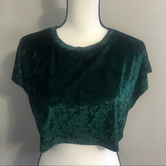 Fashion Nova just chillin velvet crop top - Picture 3 of 5